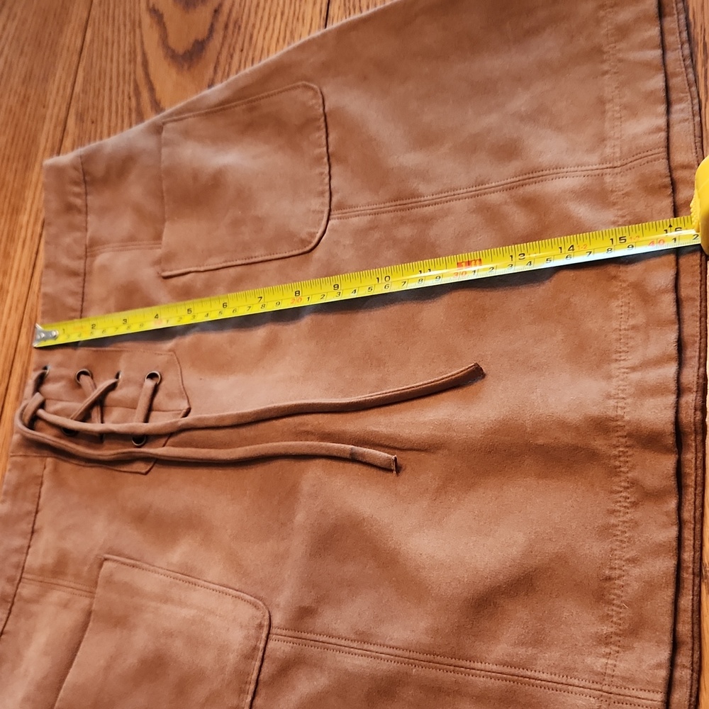 Hollister brand, brown suede skirt, Size 7 Juniors. - Picture 12 of 13
